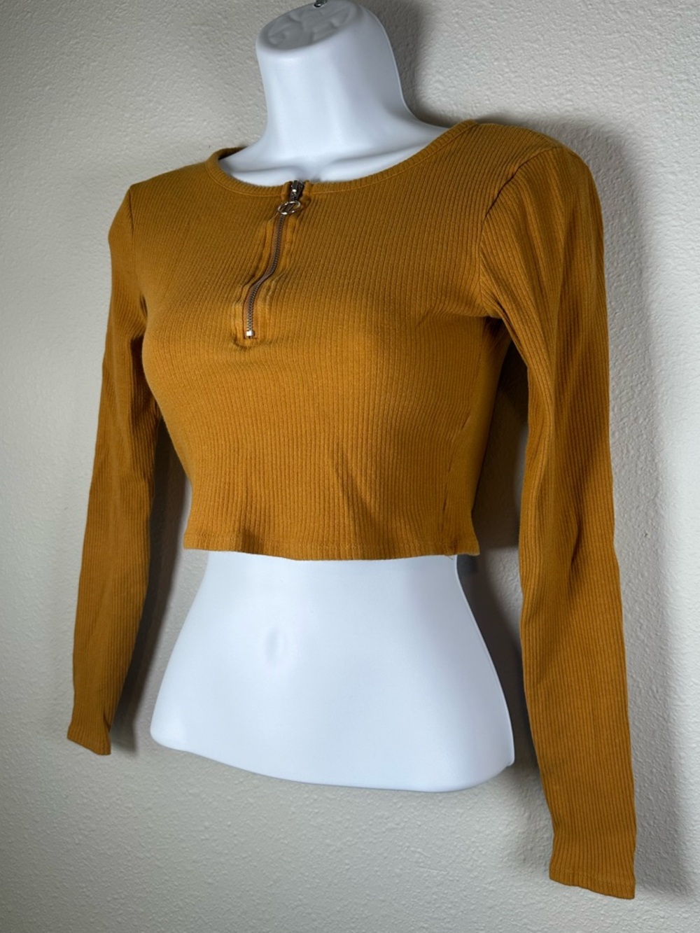 Forever 21 Mustard Ribbed Long Sleeve Crop Top Size Small